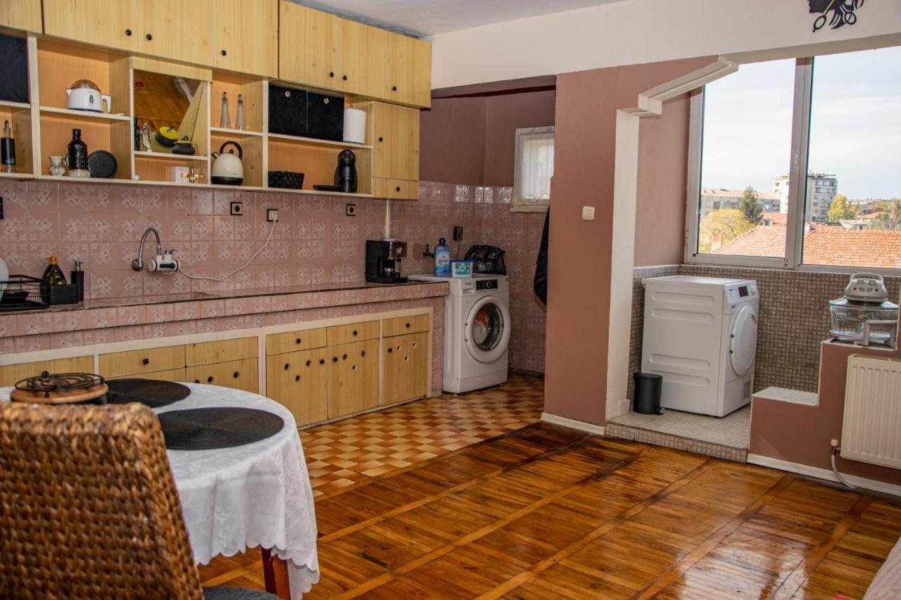 Vilhelmov'S Apartament Луковит Экстерьер фото