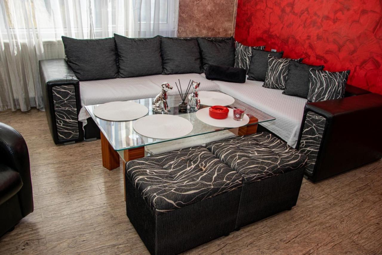 Vilhelmov'S Apartament Луковит Экстерьер фото